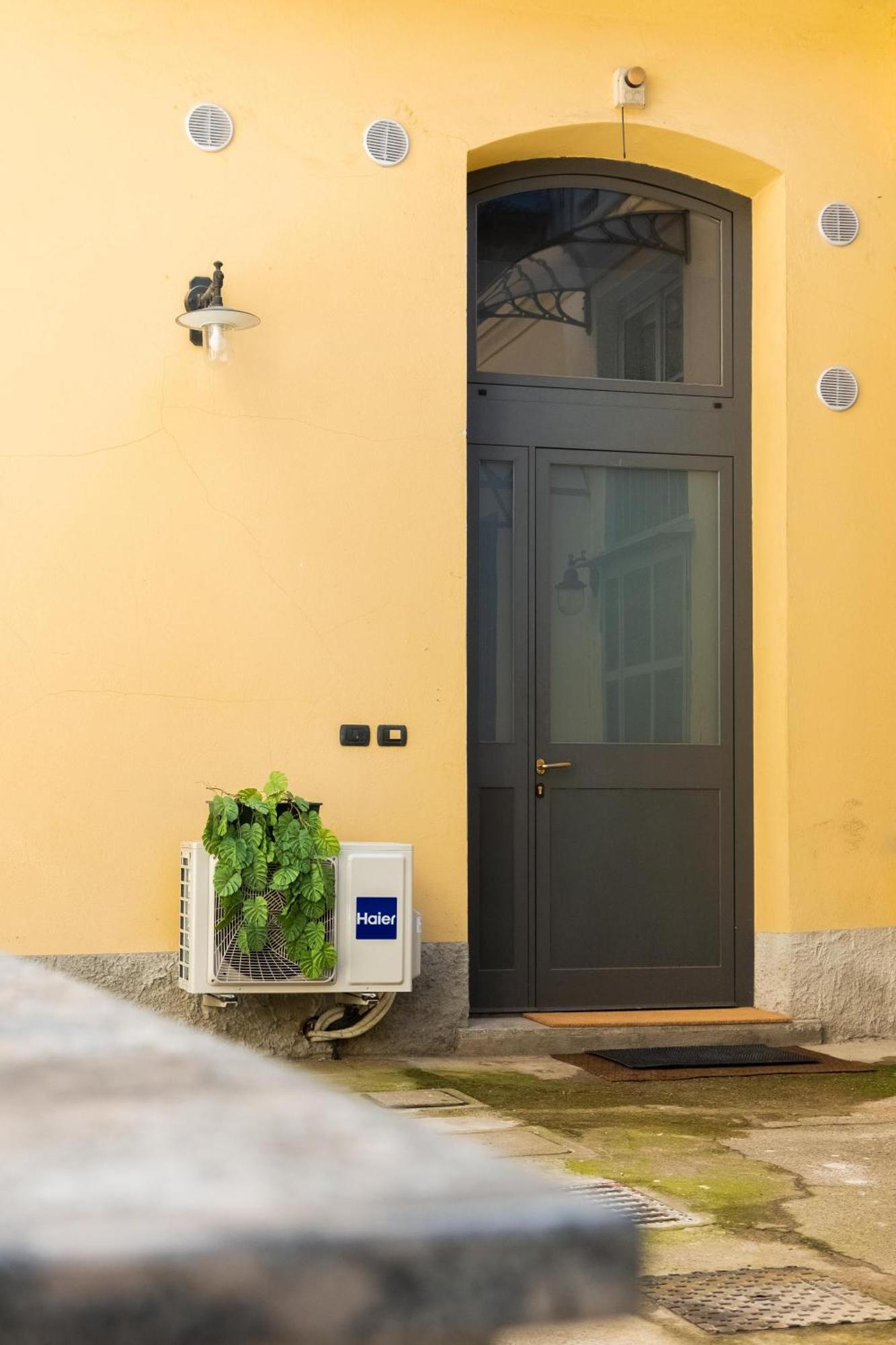 Mini Loft Torre San Vitale Como Bagian luar foto